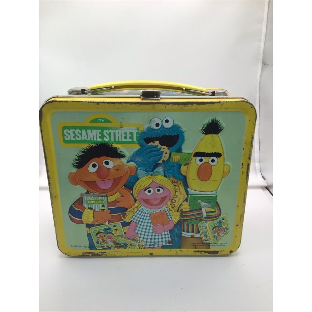 Vintage 1979 Sesame Street Metal Lunch Box  Aladdin No Thermos
